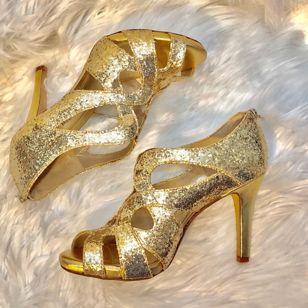 **❣️SOLD❣️**Antonio Melani Heels Gold “Sparkles” - Picture 4 of 8
